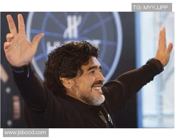 足球巨星绝技秀全景视频展现精彩瞬间与技艺之美