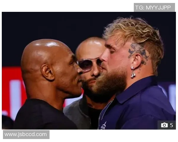 泰森与小罗伊琼斯巅峰对决全程回顾及精彩瞬间分析